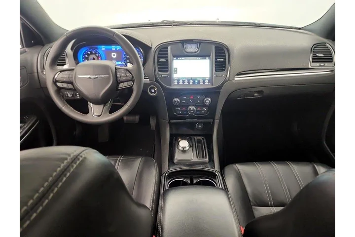 $25998 : Chrysler 300 2023 S V6 4dr S image 8