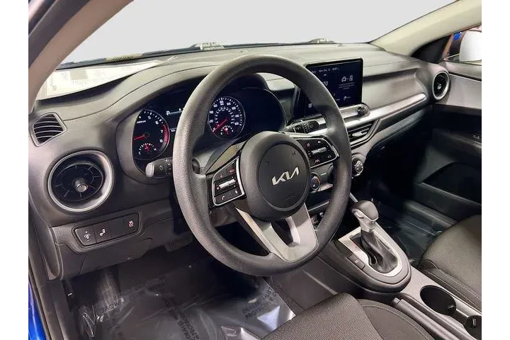 $16862 : Kia Forte 2023 LX 4dr Sedan image 9