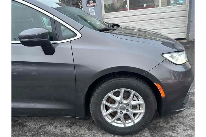 $19995 : Chrysler Pacifica 2023 Touri image 9