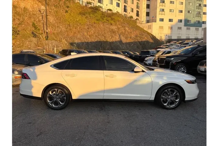 $24988 : Honda Accord 2023 EX 4dr Sed image 7