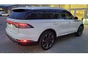 $38945 : Lincoln Aviator 2021 AWD Res thumbnail