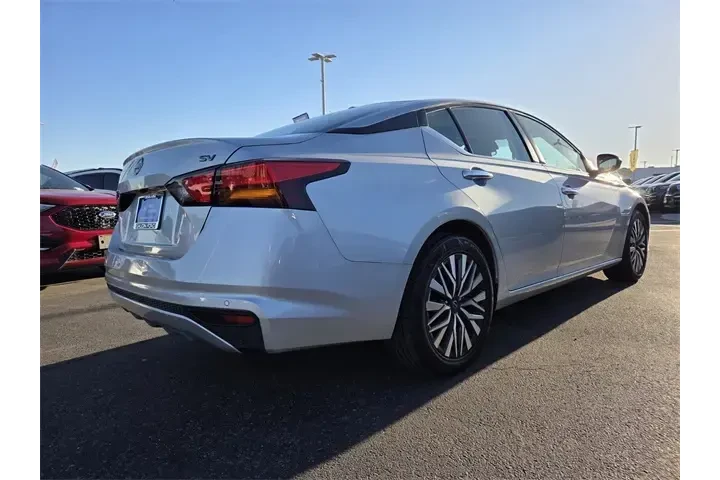 $19777 : Nissan Altima 2024 2.5 SV 4d image 8