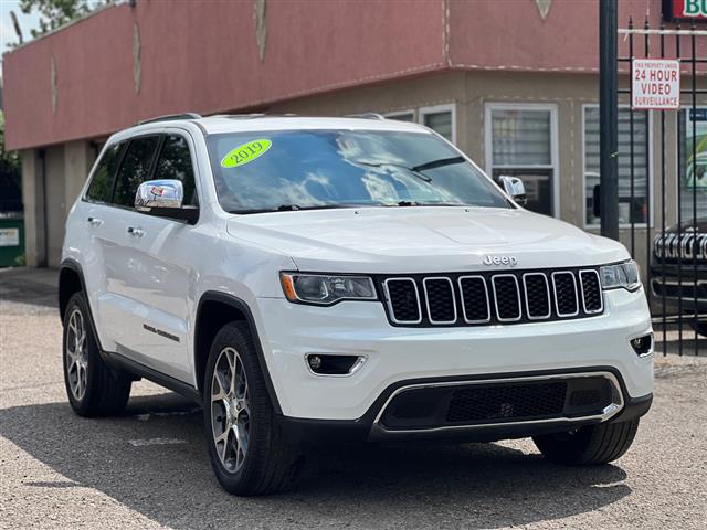 $22999 : 2019 Grand Cherokee image 4