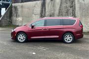 $15988 : 2017 Pacifica Touring-L Plus thumbnail