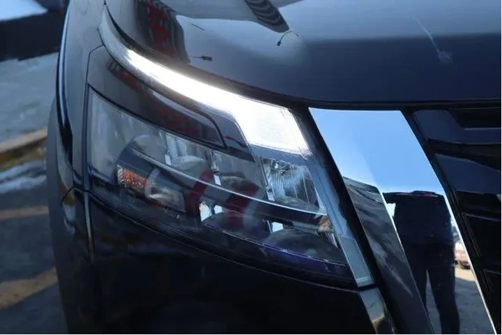 $37707 : Nissan Pathfinder 2025 AWD S image 8