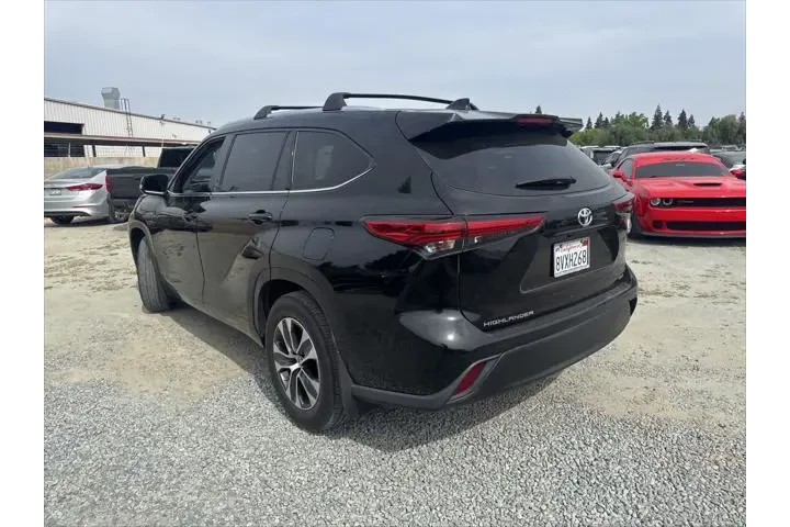 $32999 : Toyota Highlander 2021 XLE 4 image 7