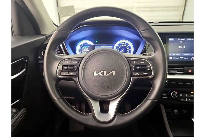 $20998 : Kia Niro 2022 LXS 4dr Crosso image 10
