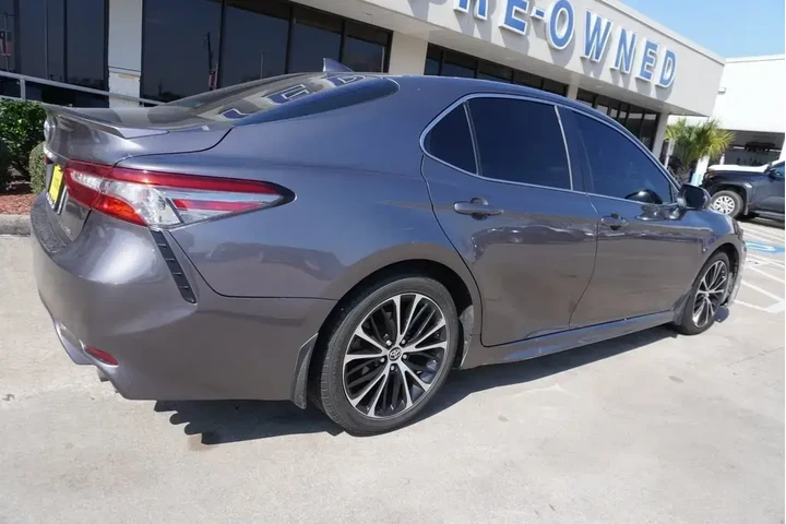 $17888 : Toyota Camry 2019 SE 4dr Sed image 6