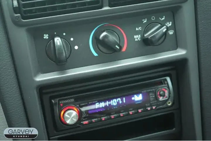 $12070 : Ford Mustang 2001 GT Deluxe image 8