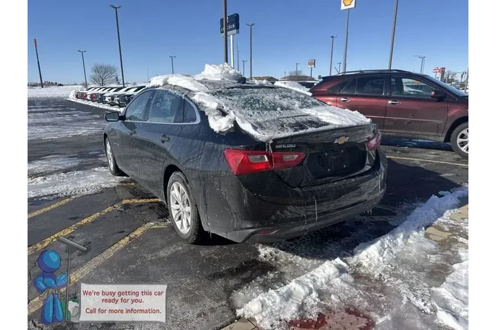 $17462 : Chevrolet Malibu 2023 LT 4dr image 2