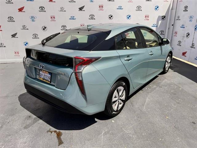 $17995 : Used 2017 Prius Four Touring image 3