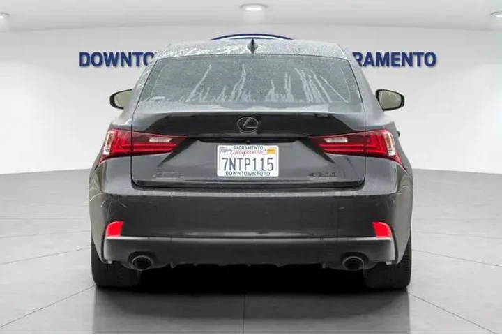 $18994 : Lexus IS 200t 2016 4dr Sedan image 9