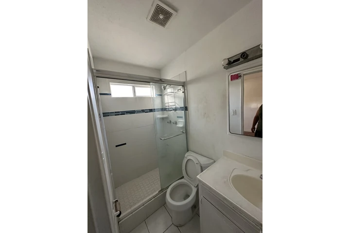 $1 : CUARTO POR RENTA / ROOM FOR RE image 5