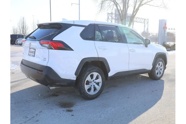 $25877 : Toyota RAV4 2024 AWD LE 4dr image 10
