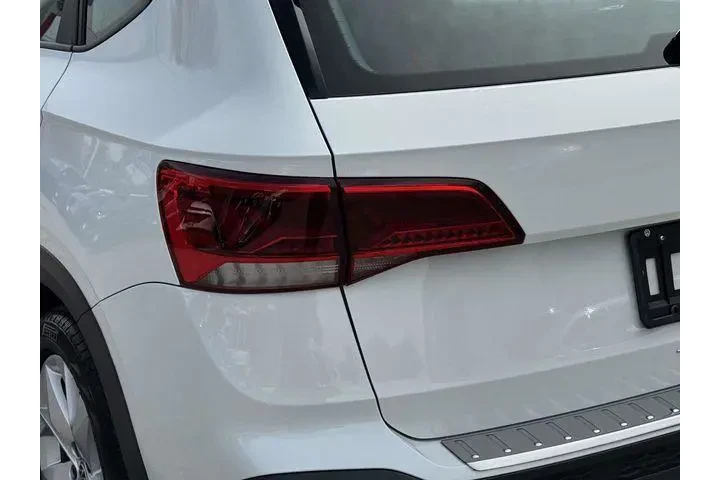 $21500 : Volkswagen Taos 2023 AWD S 4 image 9