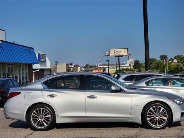 $13990 : 2018 Q50 3.0T Luxe image 9