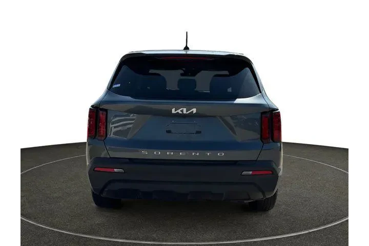 $21066 : Kia Sorento 2022 LX 4dr SUV image 4