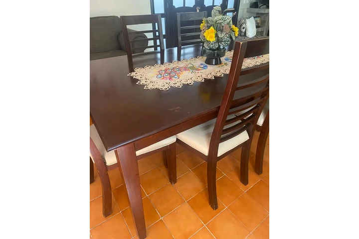 $5000 : Comedor: Mesa y 6 Sillas image 2