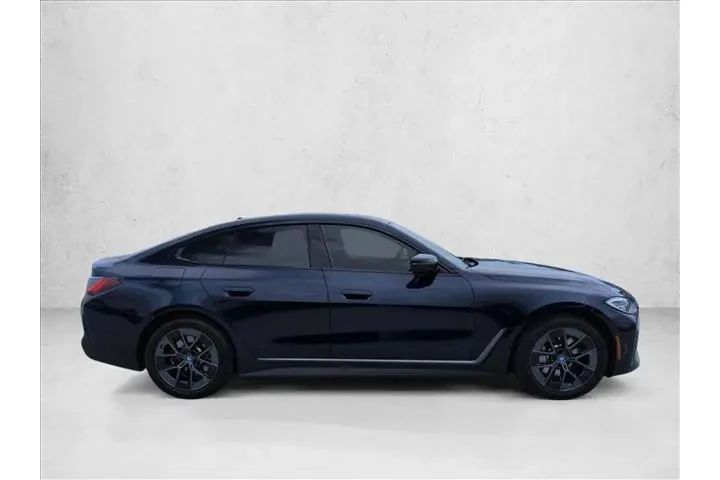 $33835 : BMW i4 2023 eDrive35 Gran Co image 4