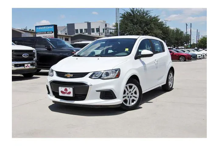 $12166 : Chevrolet Sonic 2020 LT 4dr image 1