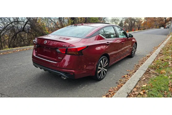 $10995 : 2019 Altima 2.5 SR image 3