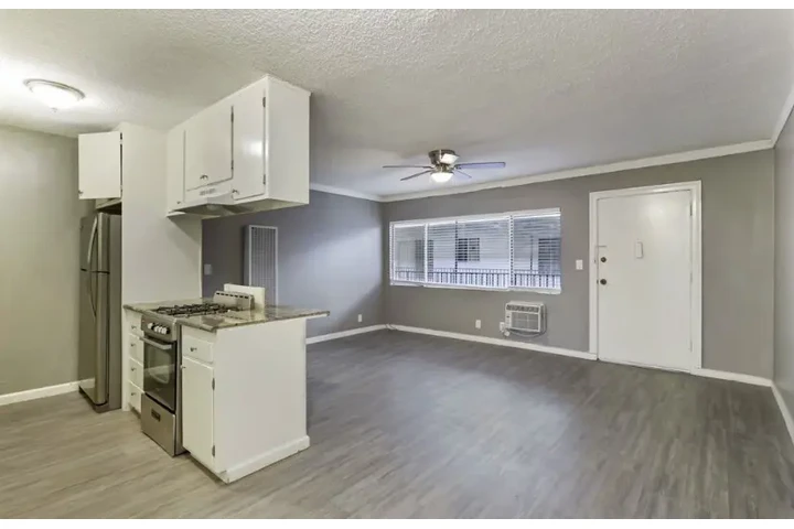 $1100 : APT CON PARKING EN LOS ANGELES image 1