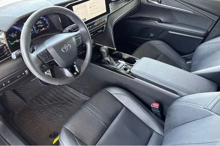 $34489 : Toyota Camry 2025 SE 4dr Sed image 5