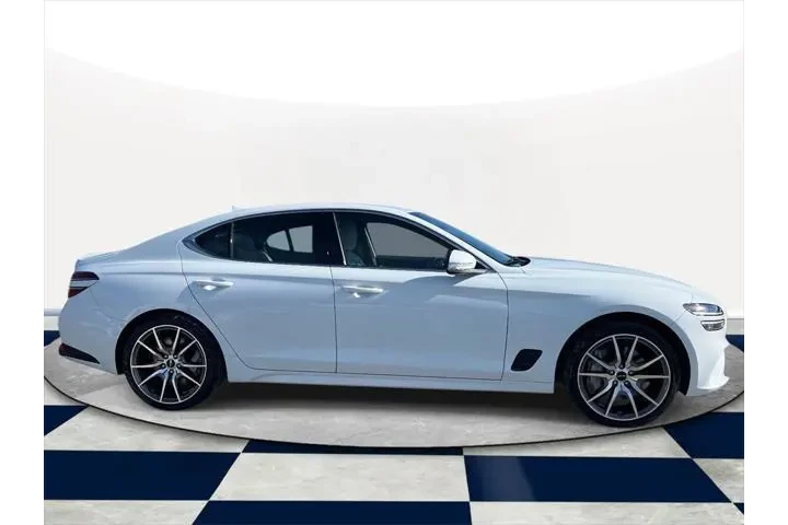 $35500 : Genesis G70 2024 2.5T Standa image 5