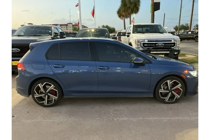 $36991 : Volkswagen Golf GTI 2026 SE image 2