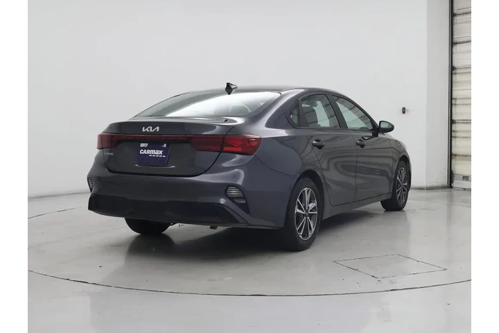$18998 : Kia Forte 2023 LXS 4dr Sedan image 8