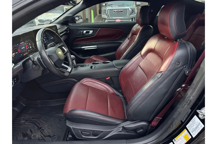 2024 Mustang GT Premium Coupe image 5