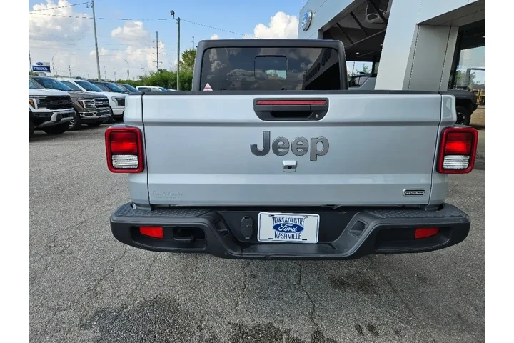 $29774 : Jeep Gladiator 2023 4x4 Over image 4