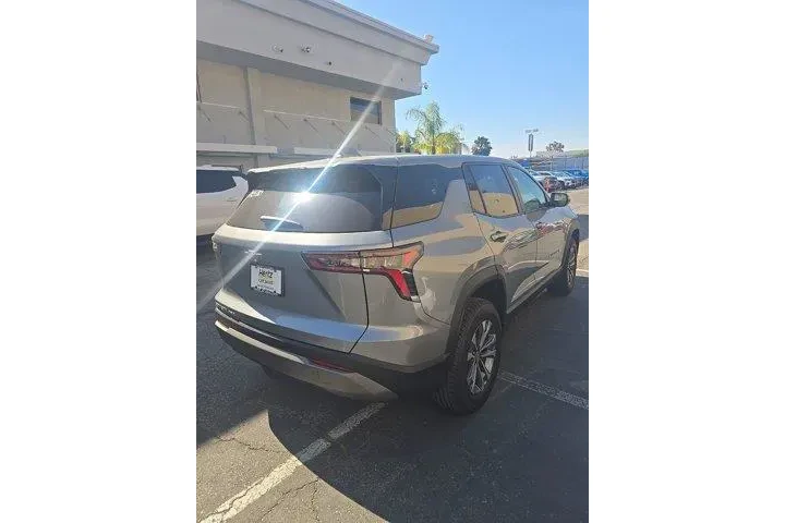 $27500 : Chevrolet Equinox 2025 4x4 L image 3