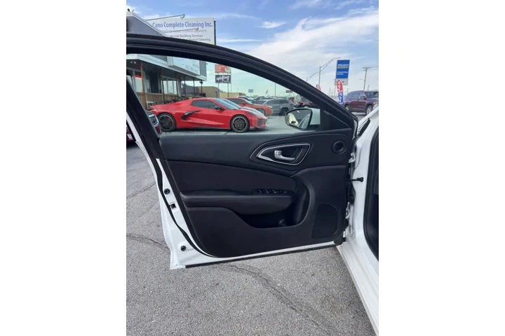 $8950 : 2015 200 Limited image 8