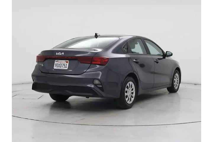 $16998 : Kia Forte 2023 LX 4dr Sedan image 8