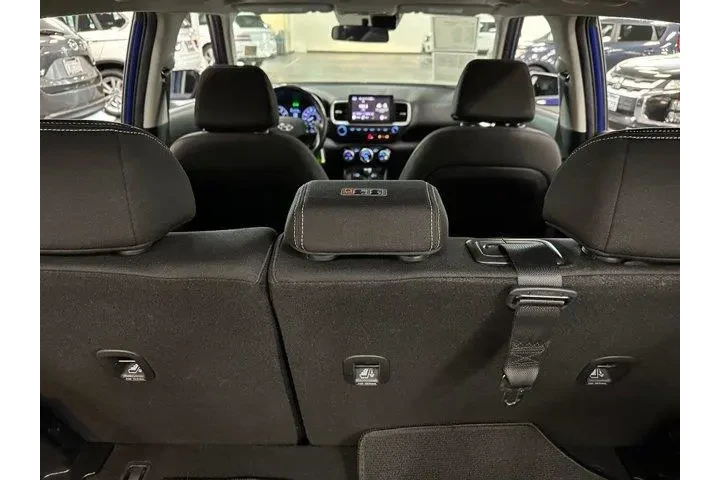 $17816 : Hyundai VENUE 2022 SEL 4dr C image 8