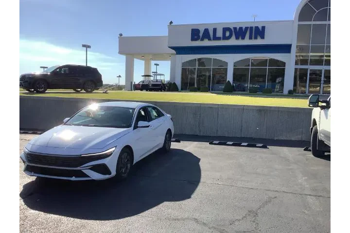 $23950 : Hyundai ELANTRA 2024 SEL 4dr image 3