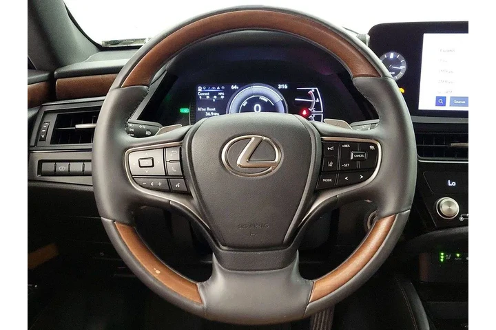 $31998 : Lexus ES 300h 2023 Luxury 4d image 10