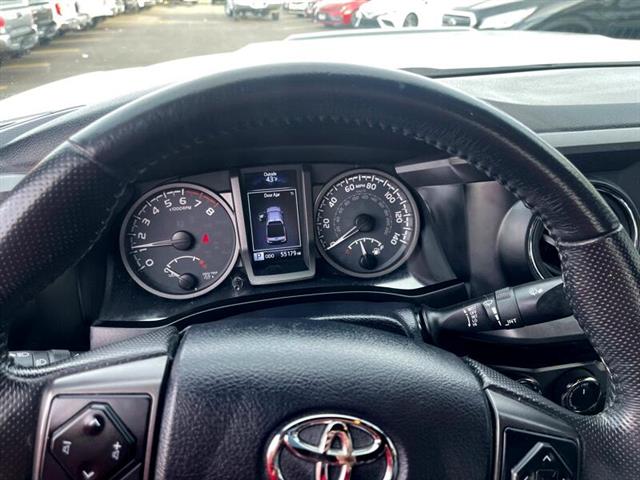 Toyota Tacoma TRD Pro Double image 9