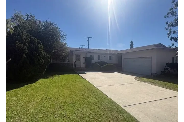 $1650 : BBQs and outdoor activities. image 1