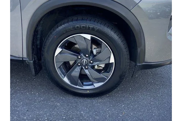 $18444 : Nissan Rogue 2025 AWD SV 4dr image 5