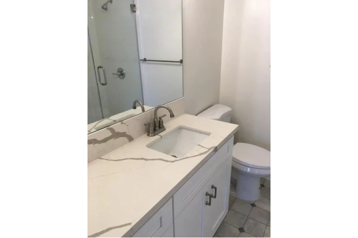 $1950 : 2 bedroom Apt in James M Wood image 8