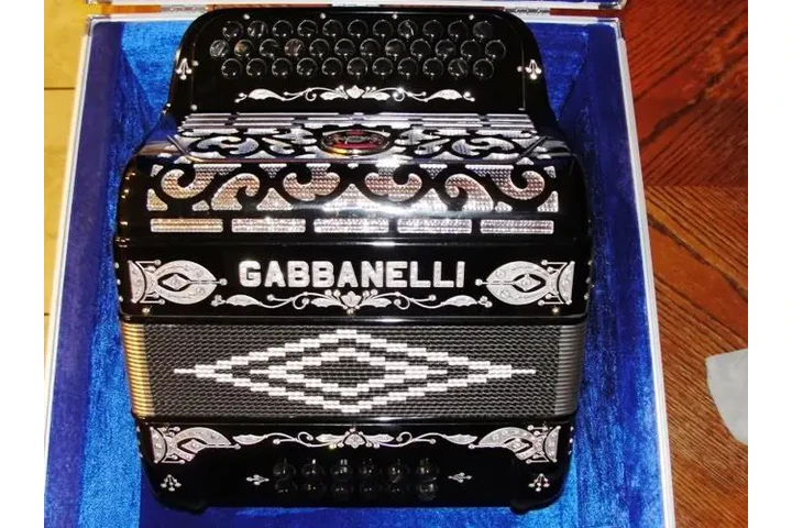 Los Parientes de Escobar🎤🪗🥁 image 1