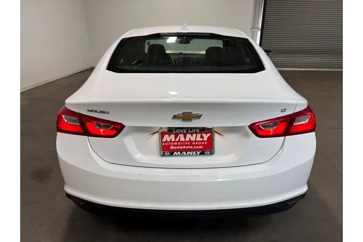 $16359 : Chevrolet Malibu 2023 LT 4dr image 4