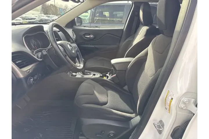 $8893 : Pre-Owned 2016 Cherokee 75th image 3