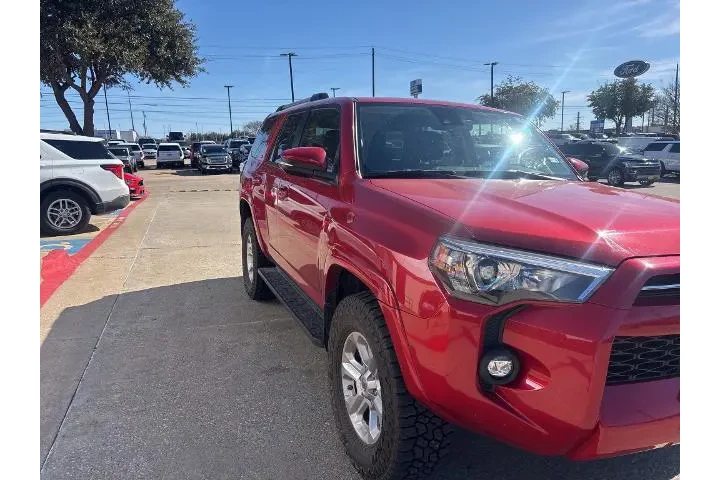 $33327 : Toyota 4Runner 2021 4x4 SR5 image 4