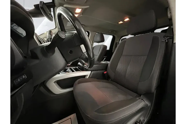 $26291 : Nissan Titan 2021 4x2 SV 4dr image 8