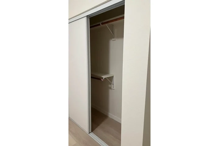 $1200 : Private room for rent/Cuarto image 3