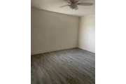 $1050 : Rento Cuatro con Baño Comparti thumbnail