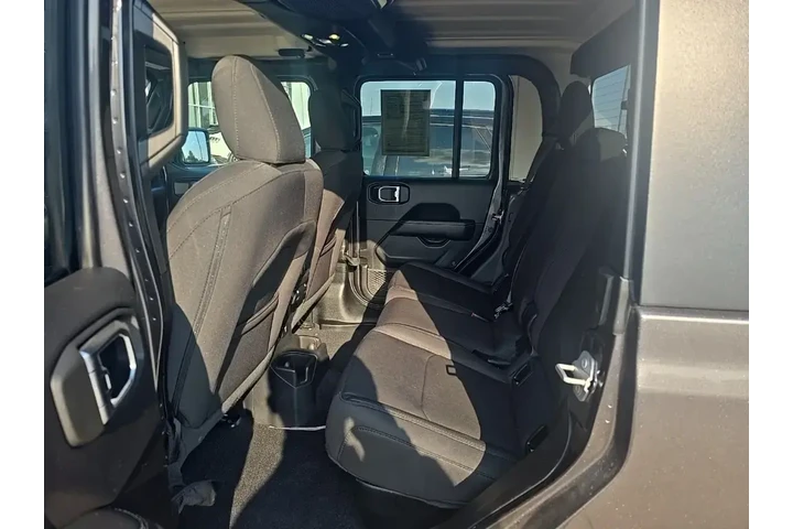 $28927 : Jeep Gladiator 2023 4x4 Over image 7